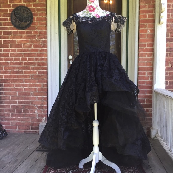 Dresses & Skirts - 🌹Beautiful Black ‘Goth’ Dress 🌹